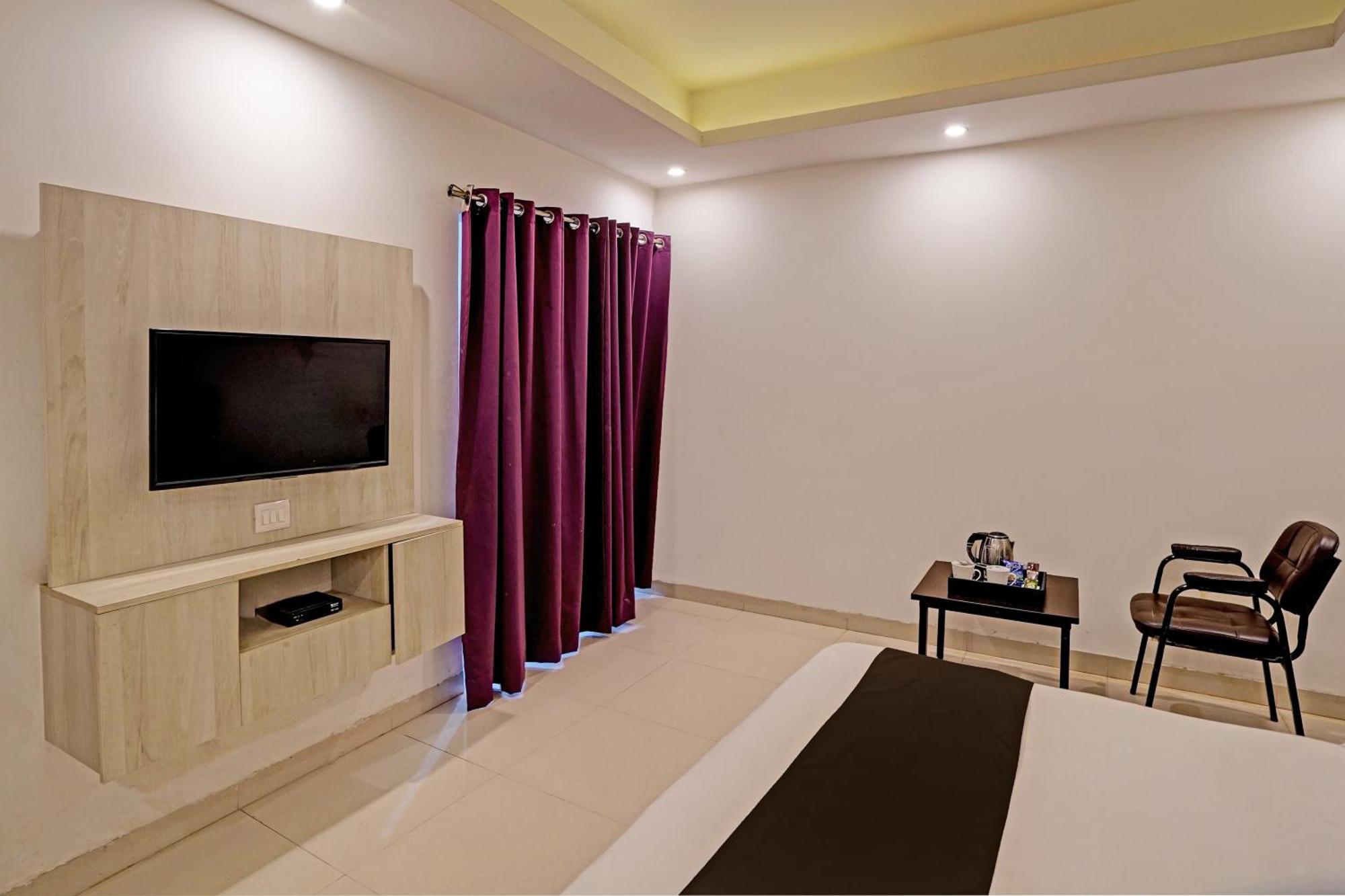 Hotel O Babil Palace Near Omaxe Celebration Mall Gurgaon Dış mekan fotoğraf
